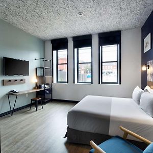 Deluxe King Room Mobility Accessible